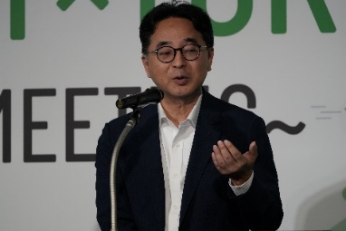 織田稔之氏の登壇の様子