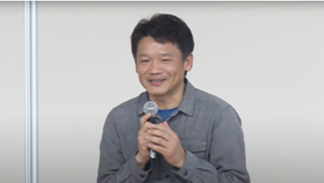 写真：トークセッションで話している宮坂学 氏