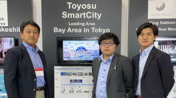 写真:豊洲エリアの3名の男性担当者