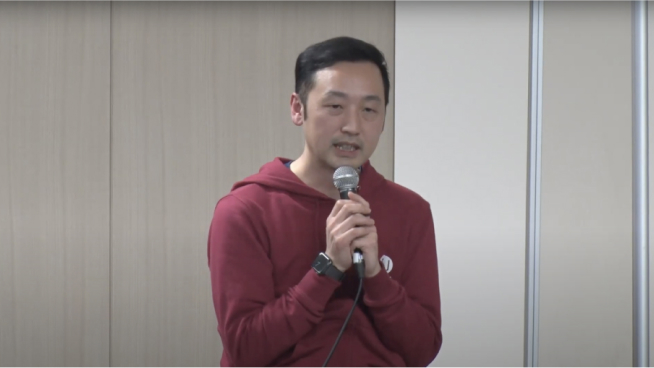 写真:パネルディスカッションで話している関治之 氏