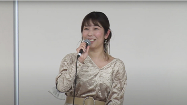 写真:パネルディスカッションで話している重松眞理子 氏