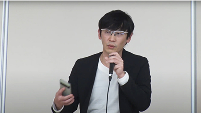 写真:パネルディスカッションで話している寺澤和幸 氏